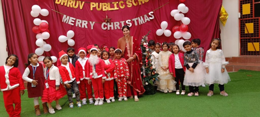 Dhruv Public School Celebrated Christmas Day.The students of Pre primary Classes dressed up in different attires. They learnt to imitate the mannerisms of the character or object they’re dressed up as.The creativity of students was amazing .